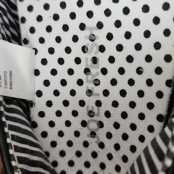 Joe Fresh Size 2 baby shoes - Picture 2 of 6